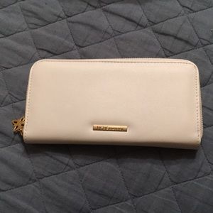 BCBG White Clutch NWOT